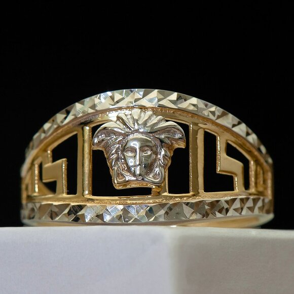 10K Yellow & White Gold Two Tone Medusa Greek Goddess Ring Stamped 10K Sz 7.25 - Picture 1 of 12